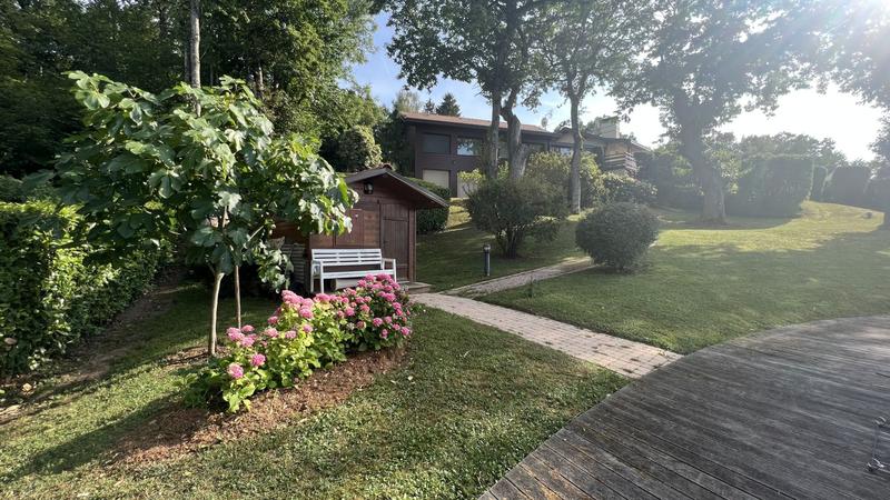 Villa - 292 m² - 8 pièces