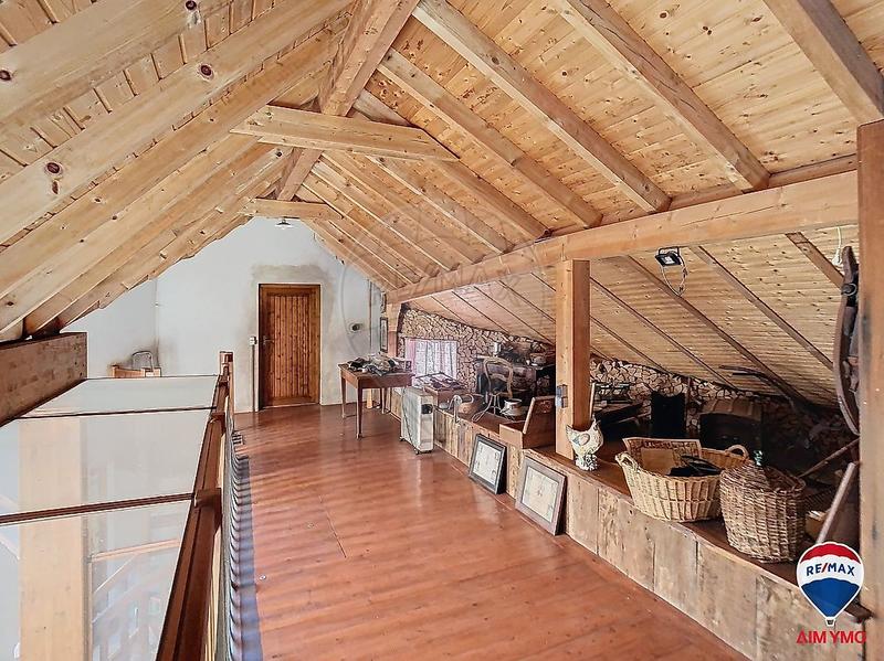 Propriété - 222 m² - 6 pièces