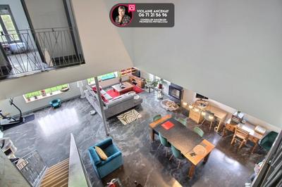 Maison - 340 m² - 13 pièces