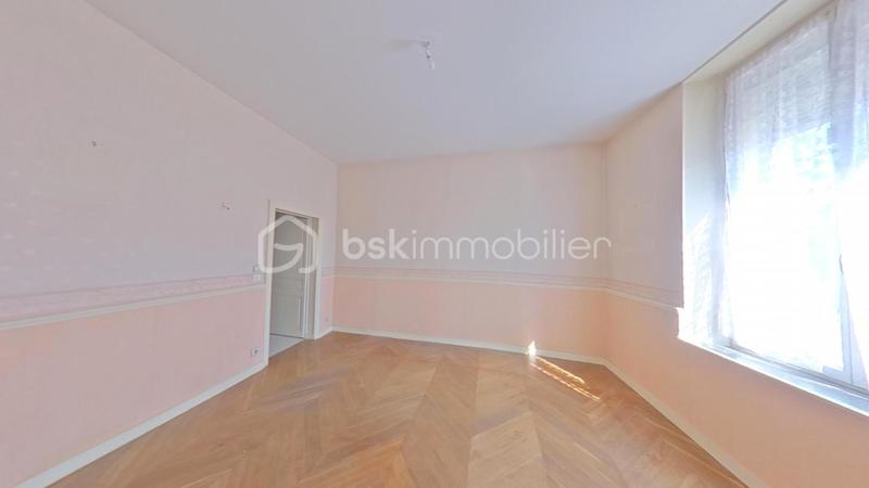 Maison - 269 m² - 10 pièces