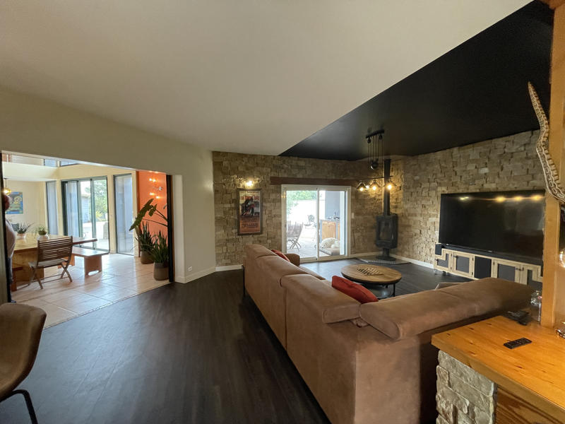 Maison - 270 m² - 6 pièces