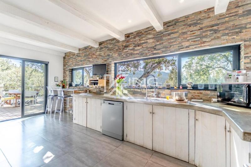 Appartement - 200 m² - 7 pièces