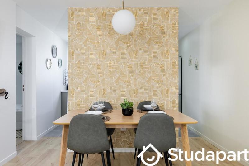 Chambre - 9 m² - 1 pièce