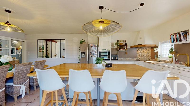 Maison - 206 m² - 8 pièces