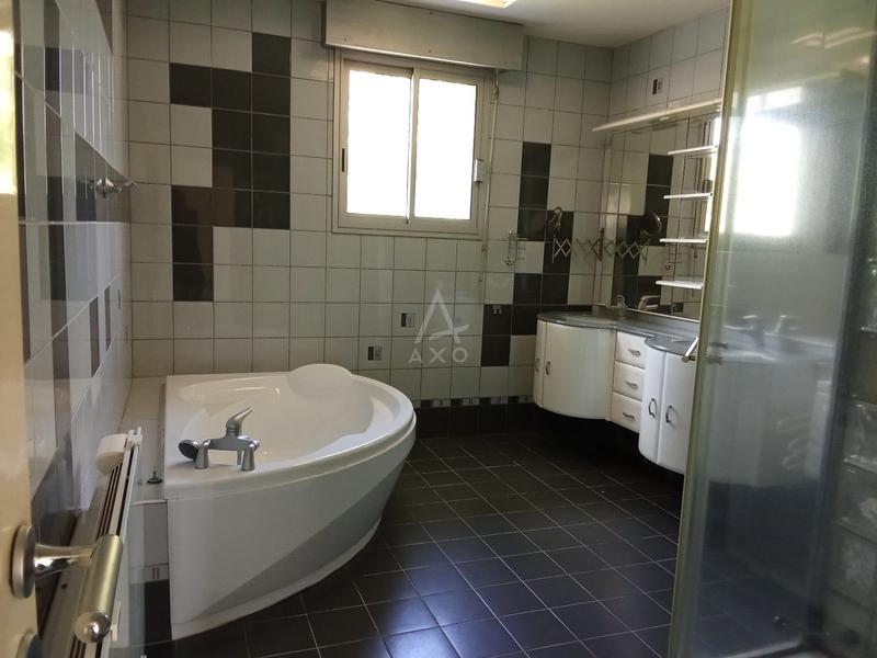 Maison - 191 m² - 6 pièces