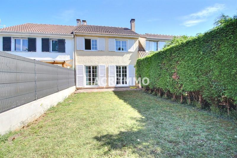 Maison - 96 m² - 5 pièces