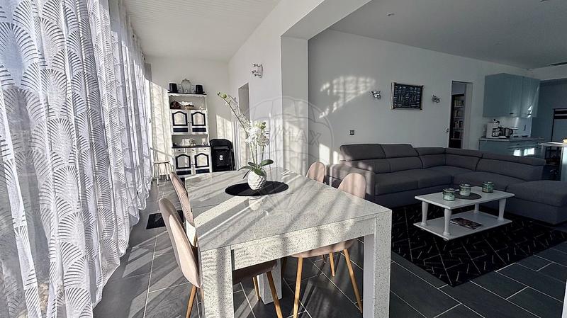 Maison - 105 m² - 6 pièces