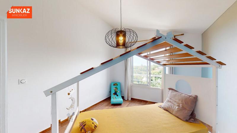 Maison - 178 m² - 6 pièces