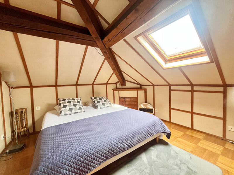 Maison - 361 m² - 10 pièces