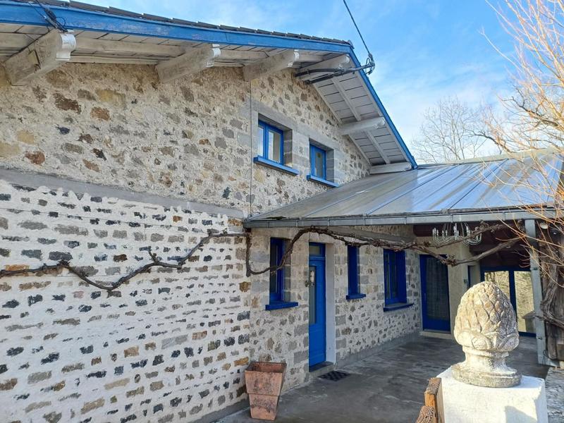 Maison - 168 m² - 9 pièces