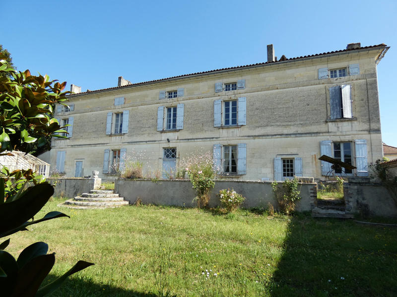 Maison - 513 m² - 15 pièces