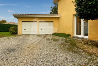 Maison - 210 m² - 10 pièces