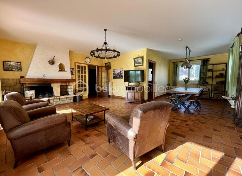 Maison - 175 m² - 8 pièces