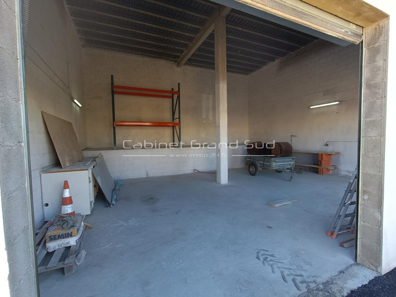 Parking / Garage - 90 m²