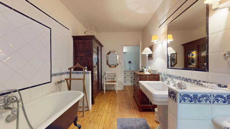 Appartement - 272 m² - 8 pièces