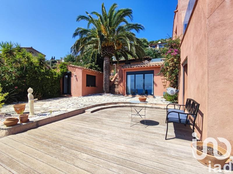 Maison - 215 m² - 7 pièces