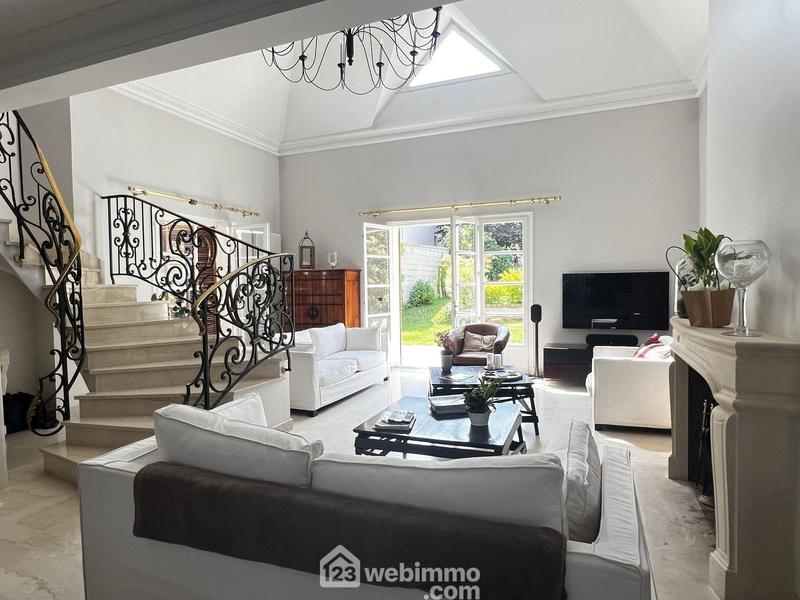 Maison - 190 m² - 6 pièces