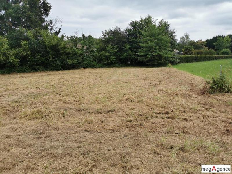 Terrain constructible - 2 388 m²
