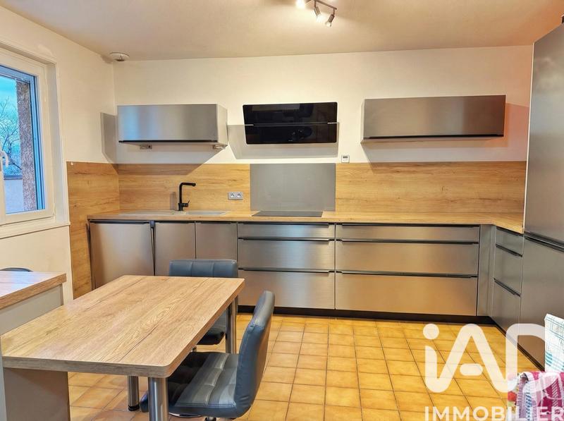 Maison - 99 m² - 5 pièces