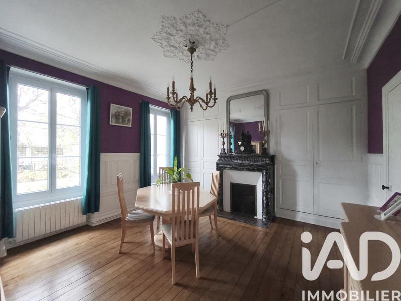 Maison - 210 m² - 9 pièces