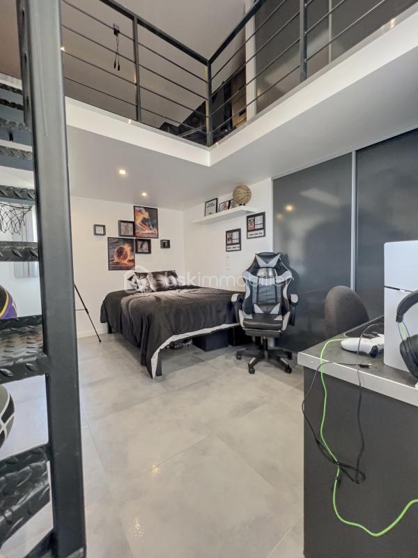 Maison - 180 m² - 6 pièces