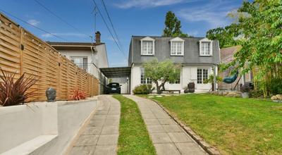 Maison - 140 m² - 6 pièces