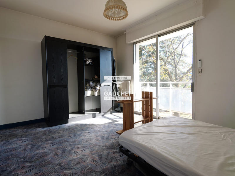 Maison - 412 m² - 8 pièces