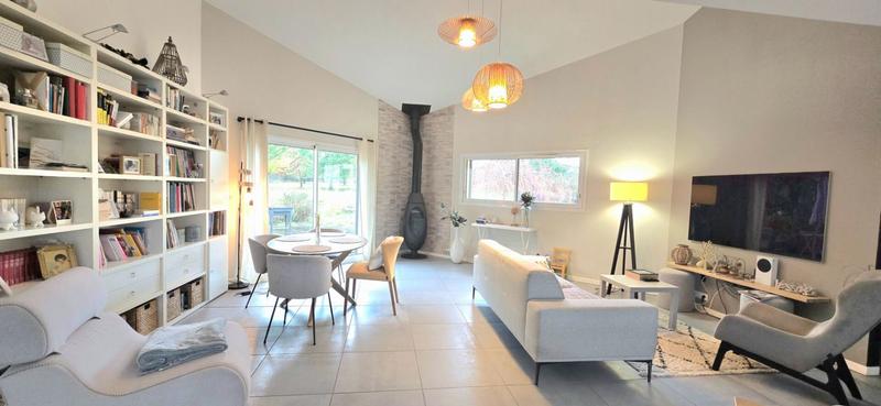 Maison - 200 m² - 5 pièces