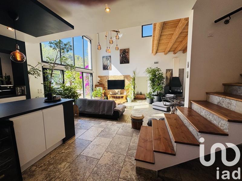 Maison - 411 m² - 5 pièces