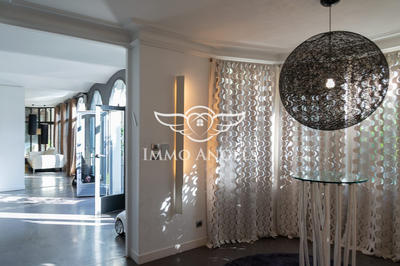 Maison - 500 m² - 9 pièces