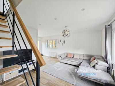 Maison - 90 m² - 5 pièces