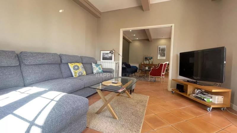 Maison - 385 m² - 8 pièces