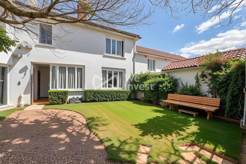 Maison traditionnelle - 114 m² - 4 pièces