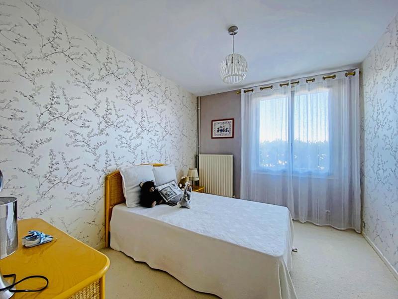 Maison - 230 m² - 8 pièces