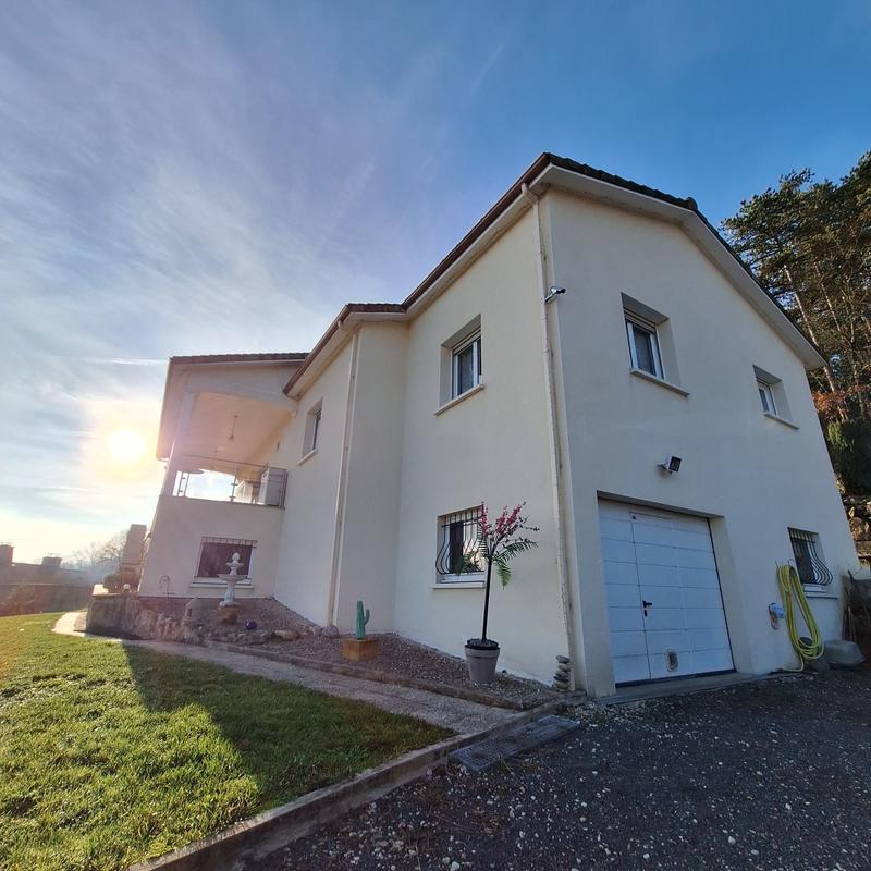 Maison - 235 m² - 7 pièces