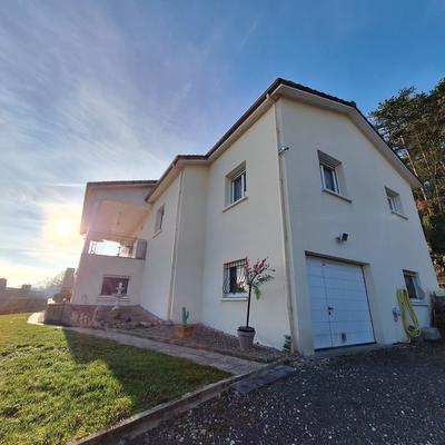 Maison - 235 m² - 7 pièces