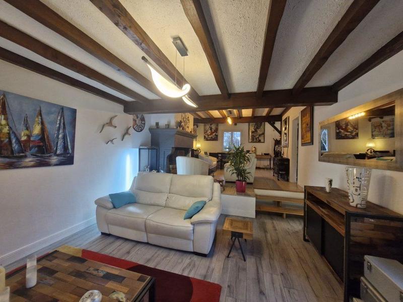 Maison - 189 m² - 9 pièces