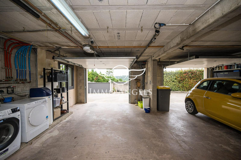 Maison contemporaine - 292 m² - 9 pièces