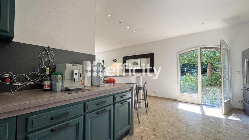 Maison en pierre - 450 m² - 17 pièces