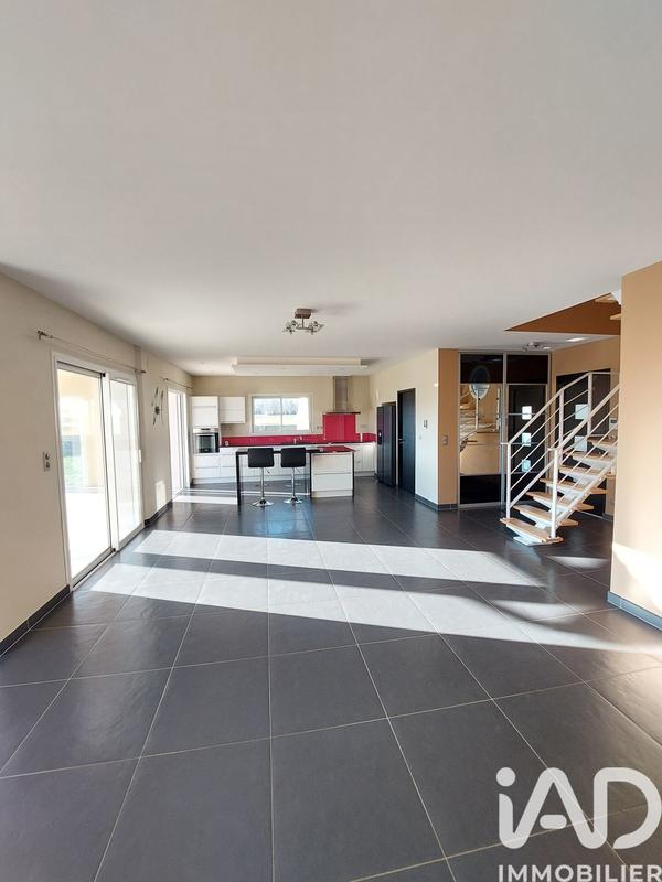 Maison - 140 m² - 5 pièces