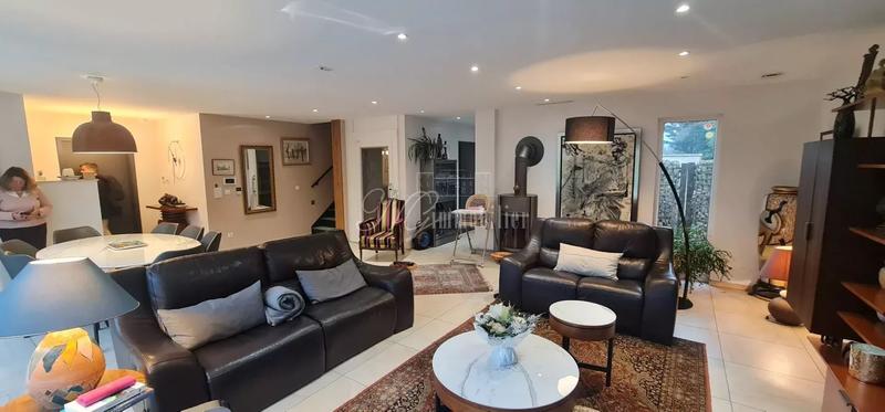 Maison - 164 m² - 5 pièces