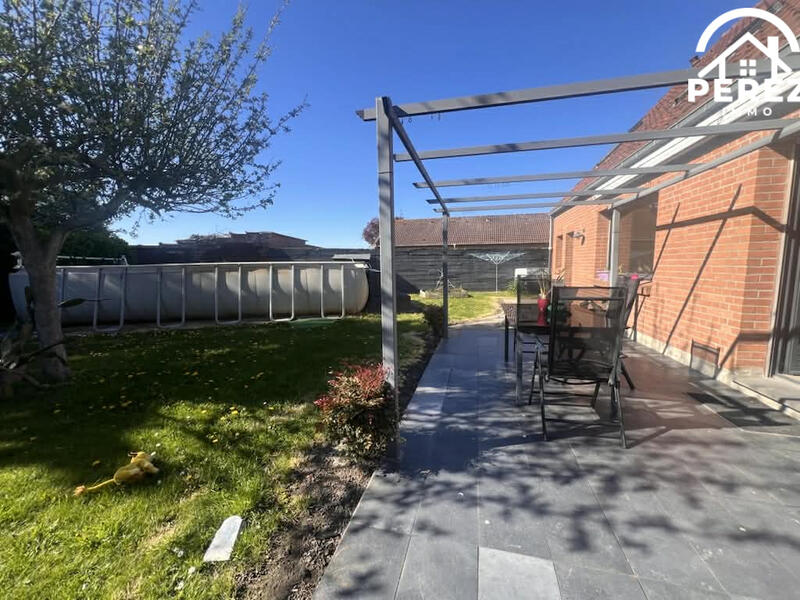 Maison - 104 m² - 4 pièces