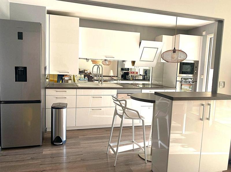 Appartement - 100 m² - 4 pièces