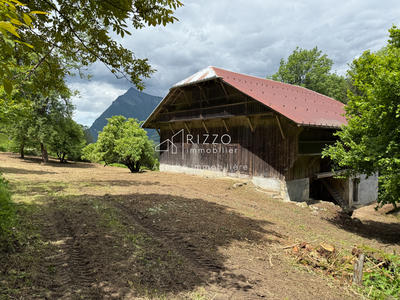 Maison - 400 m² - 4 pièces