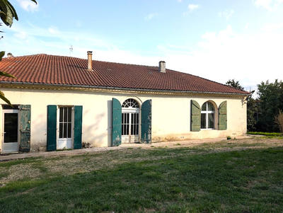 Maison - 250 m² - 7 pièces