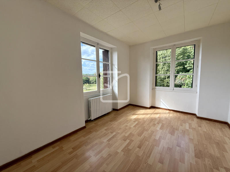 Maison - 230 m² - 9 pièces