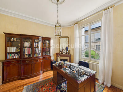 Maison - 180 m² - 7 pièces