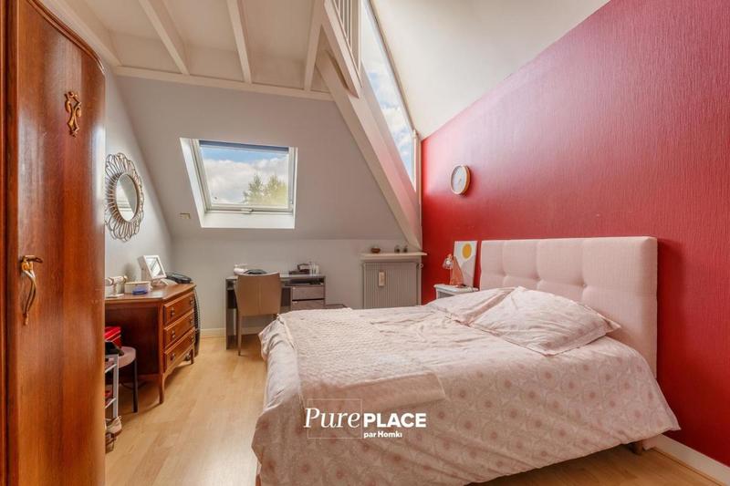 Maison - 250 m² - 8 pièces