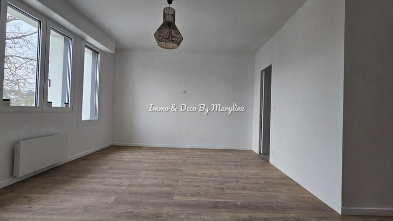 Maison - 240 m² - 6 pièces