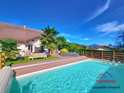 Maison - 203 m² - 7 pièces